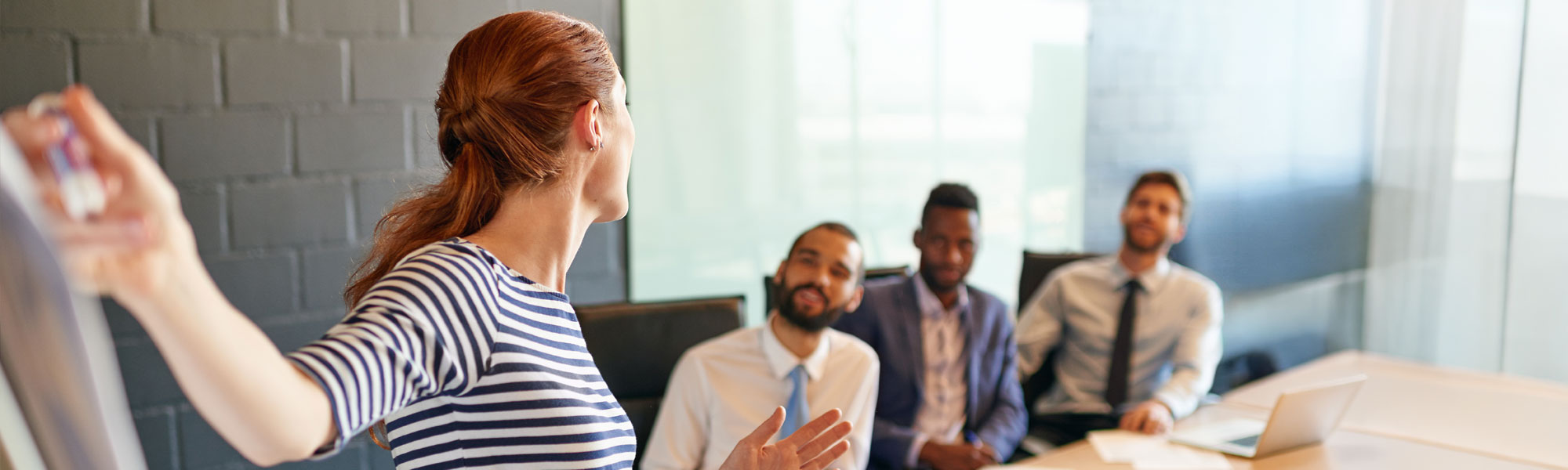 Goede kennisdeling helpt nieuwe collega's sneller zelfstandig aan het werk en voorkomt onnodig kennisverlies.